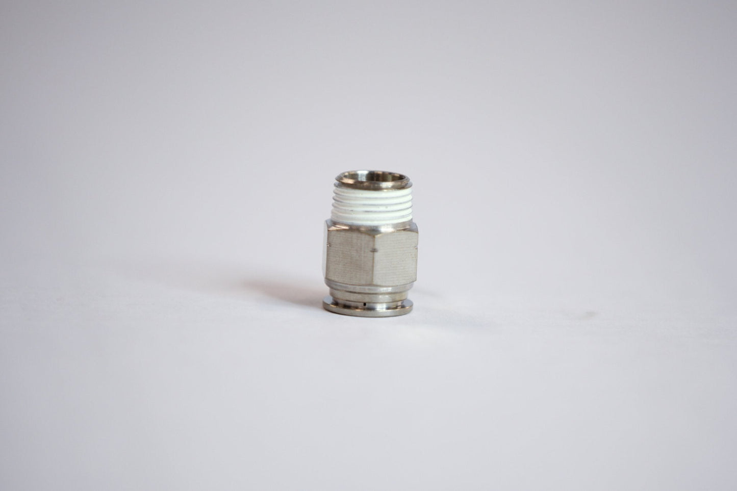 1/2" MPT x 1/2" PTF for exterior cleaning and water-fed window cleaning operators