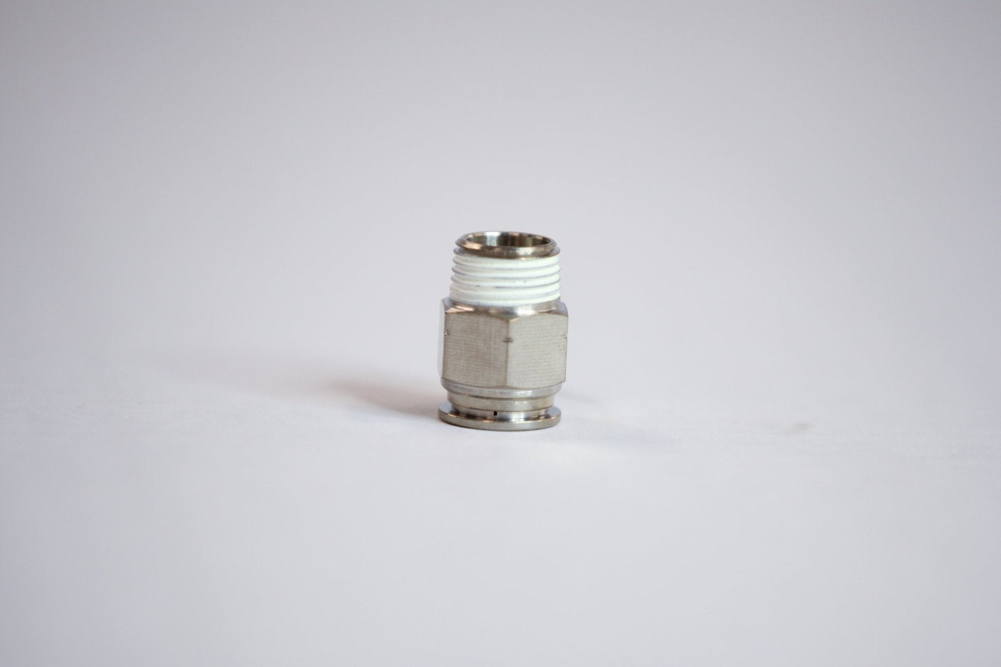 1/2" MPT x 1/2" PTF for exterior cleaning and water-fed window cleaning operators