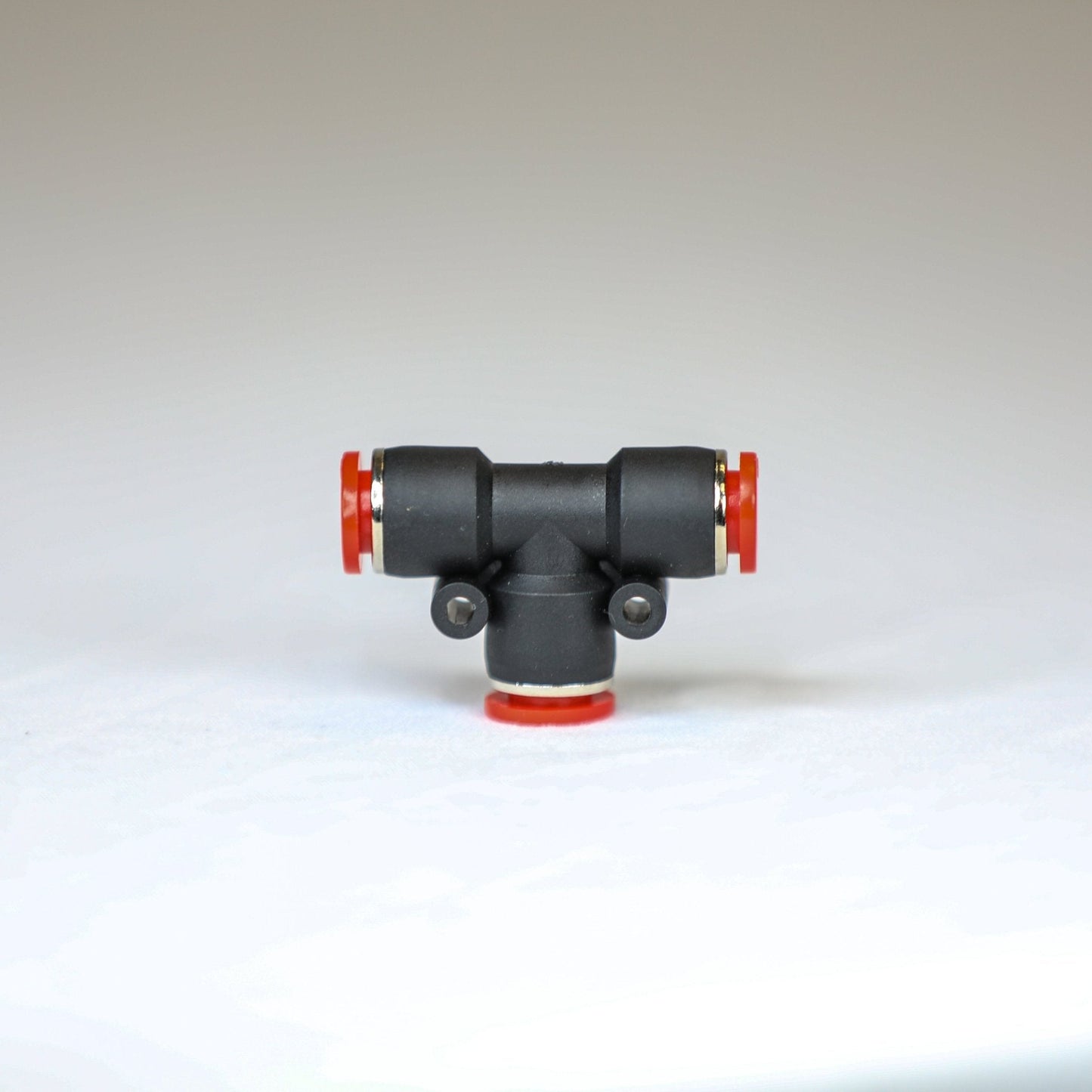 Tucker 5/16" Tee Fitting for exterior cleaning and water-fed window cleaning operators