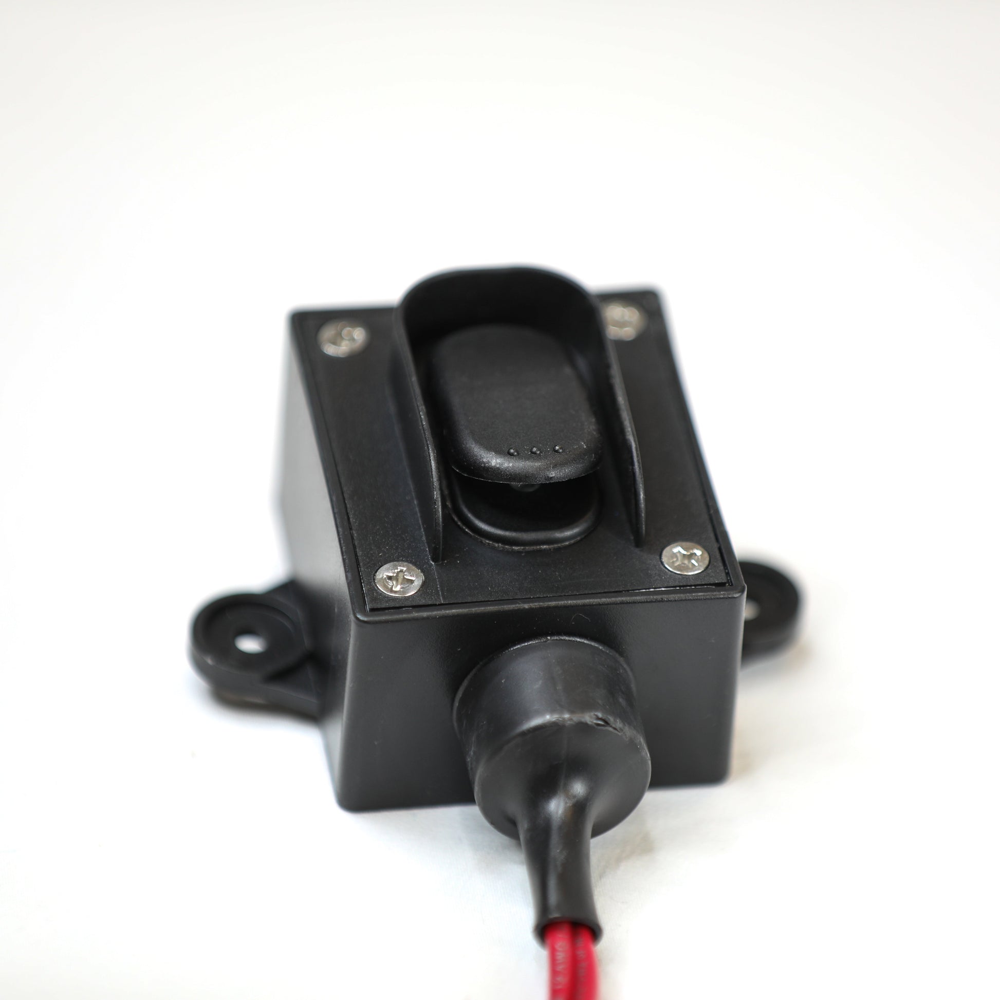 12 Volt Waterproof On/Off Switch for exterior cleaning and water-fed window cleaning operators