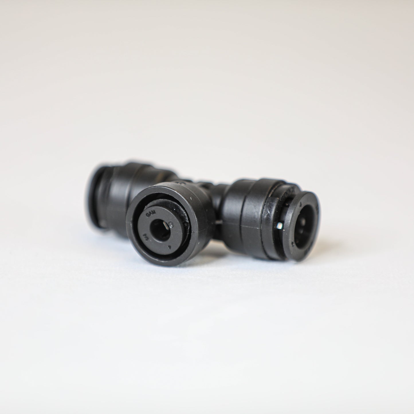 1/2" x 1/4" Tee for TDS Meter Probes for exterior cleaning and water-fed window cleaning operators