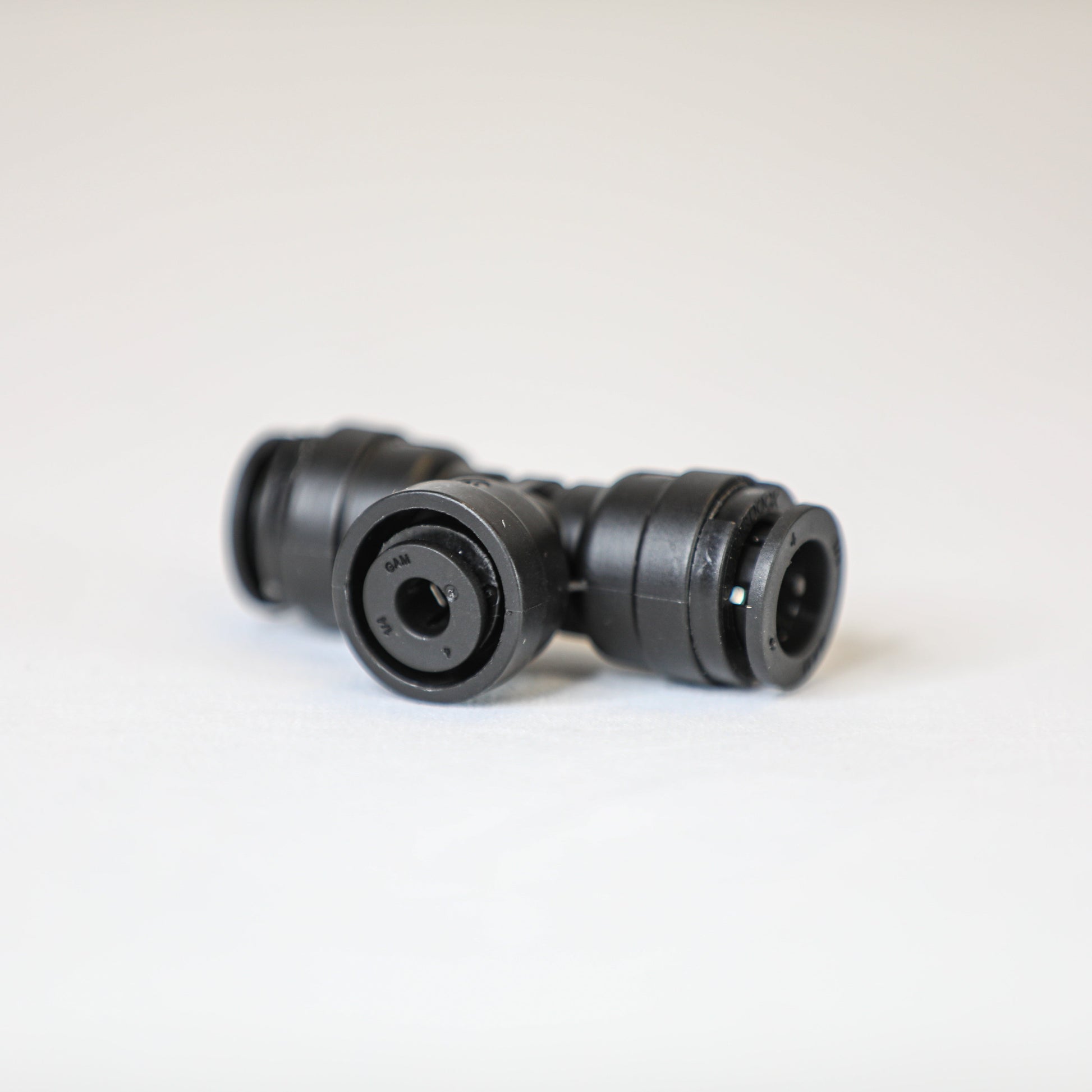 1/2" x 1/4" Tee for TDS Meter Probes for exterior cleaning and water-fed window cleaning operators