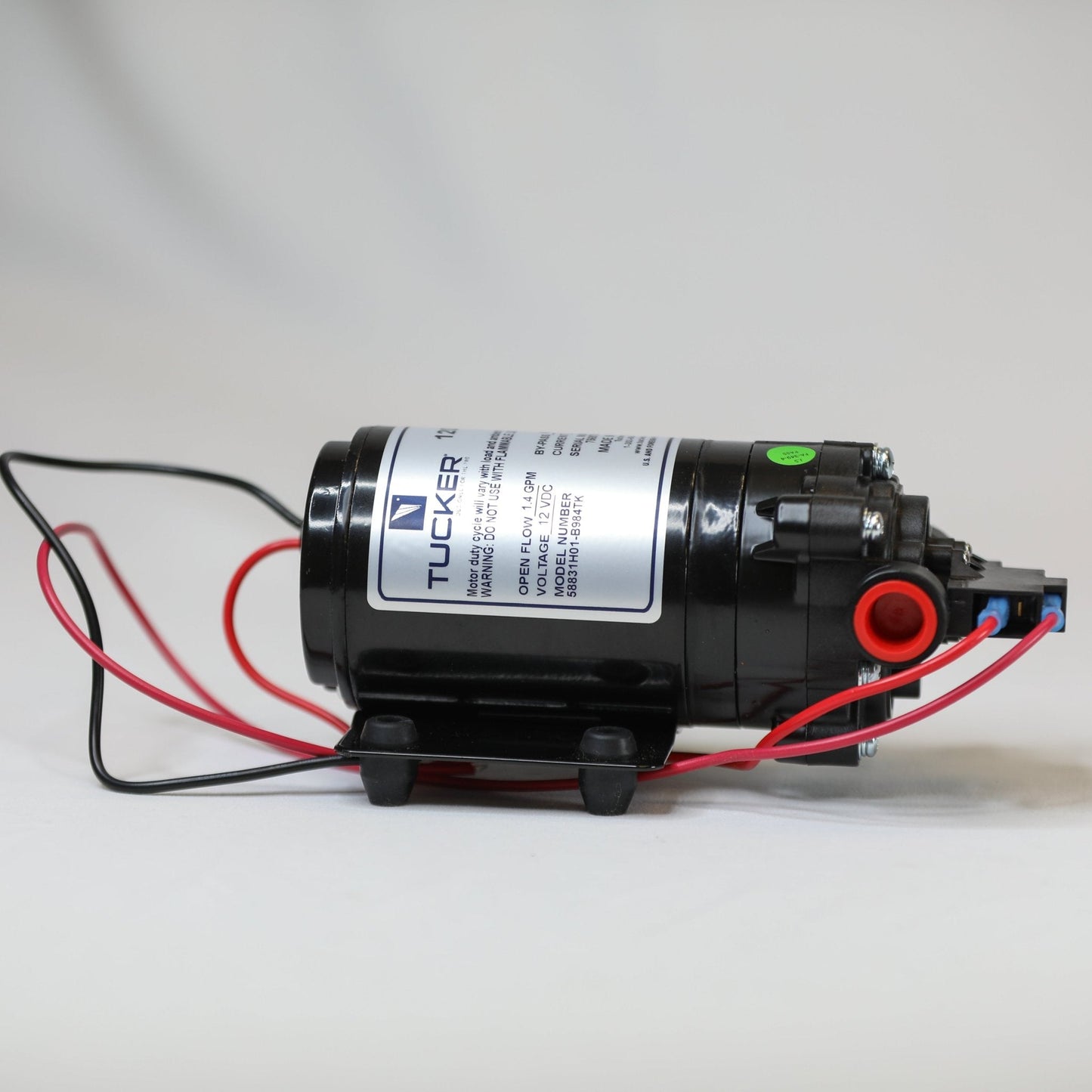 Tucker Delivery Pump for exterior cleaning and water-fed window cleaning operators