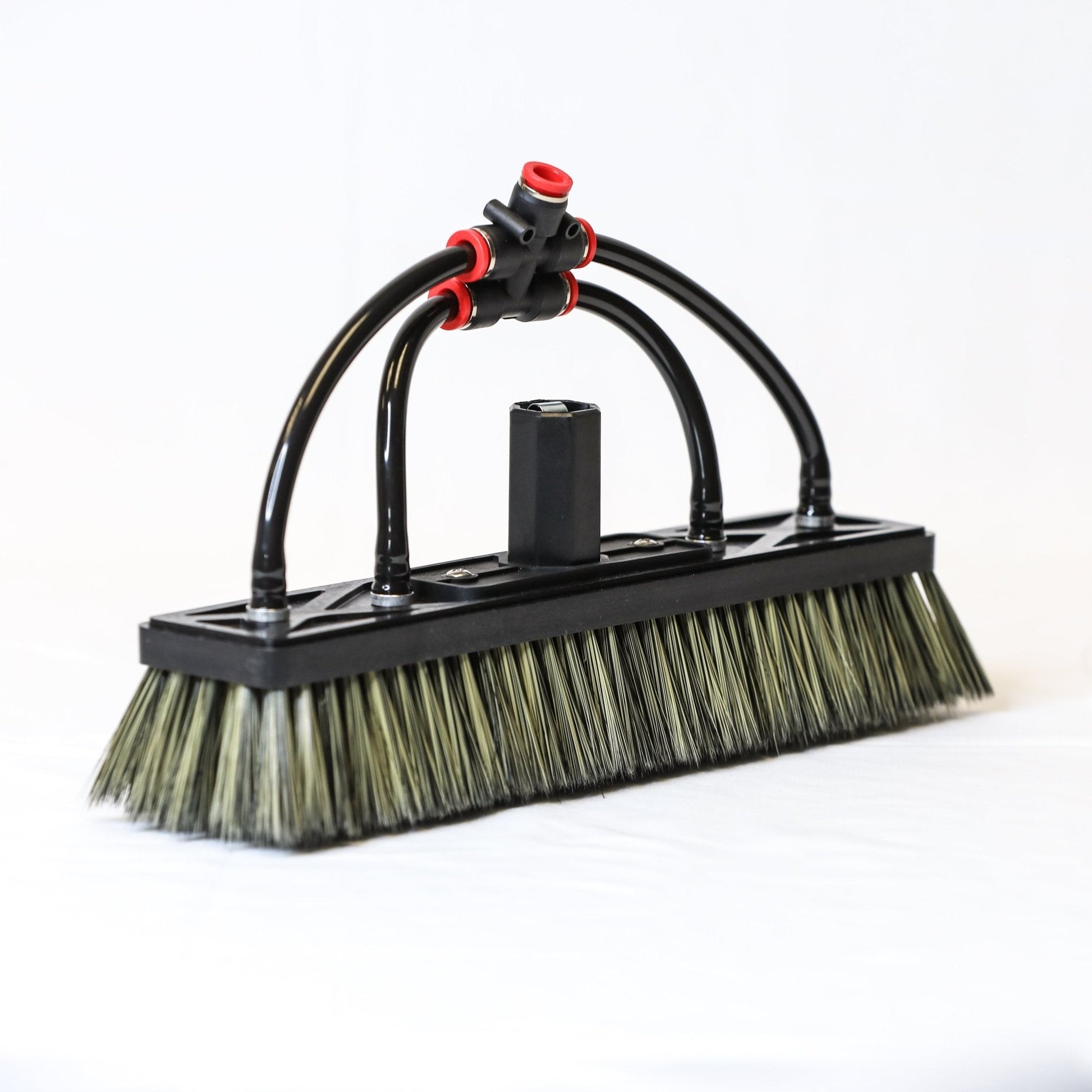Water Fed Brush | Tucker Glide - 4 Pencil Jets – Standard 11" x 3" for professional exterior cleaning operators